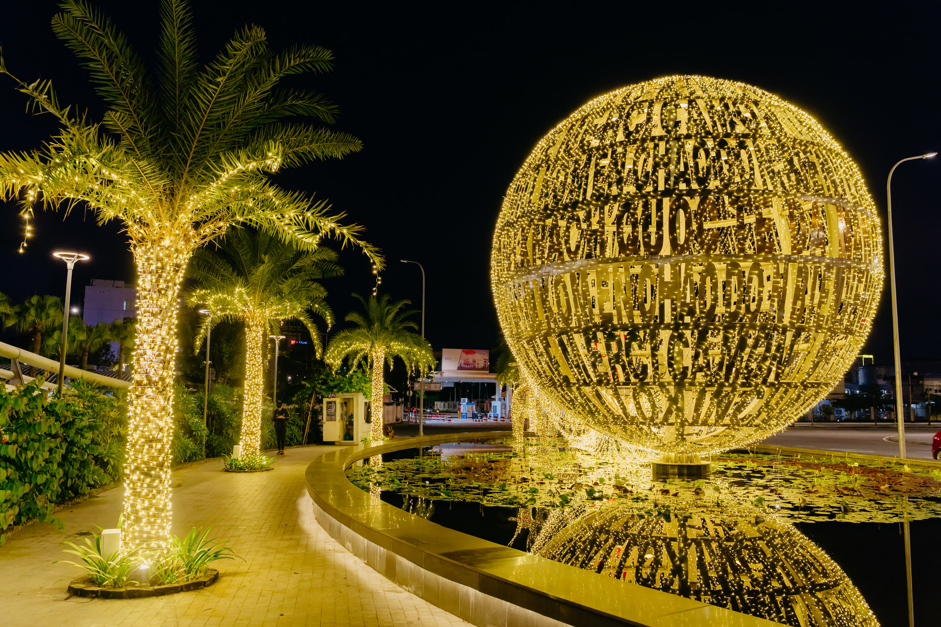 Shining Globe - A Multilingual Welcome to Da Nang Airport